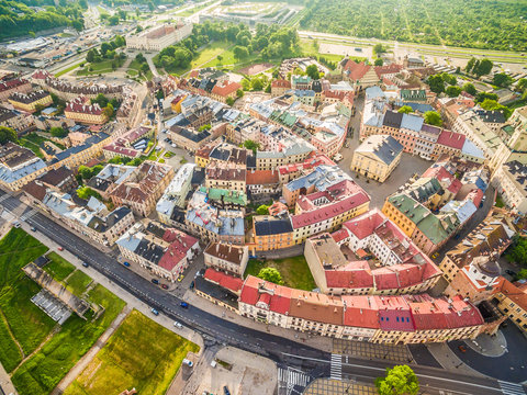 Fototapeta Lublin - panorama starego miasta z lotu ptaka. Atrakcje turystyczne lublina.