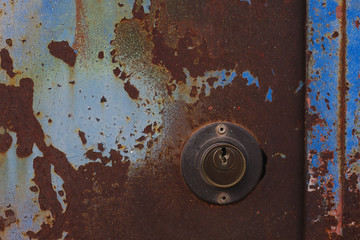 lock in old shelling door
