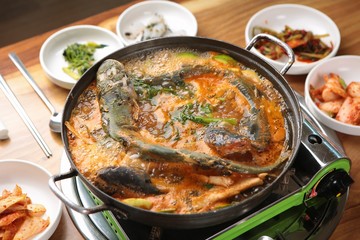 maeuntang. Spicy Catfish Stew.
