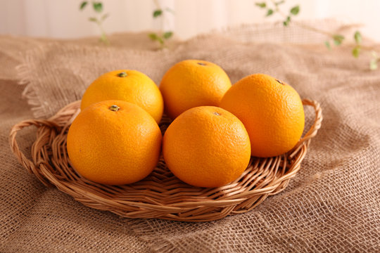 新鮮なオレンジ
