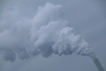 Rauchender Fabrikschlot