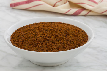 ground cinnamon