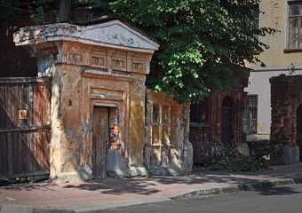 Kaluga. Old gate. Perspective