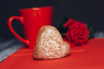 red cup flower cupcake