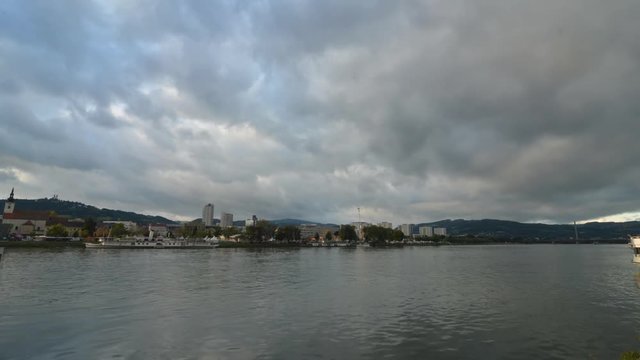 Interesting time lapse of the Danube River in Linz, Austria