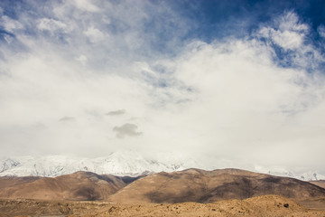 Fototapeta na wymiar View of stunning mountains along the Karakoram Highway in western China and northern Pakistan