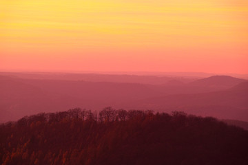 Blick von der Wegelnburg bei Sonnenuntergang