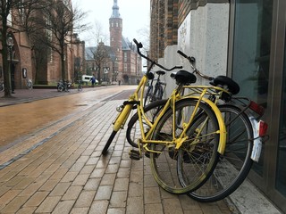 Fototapeta na wymiar Yellow bike on the street