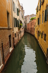 Fototapeta na wymiar Small Canal in Venice