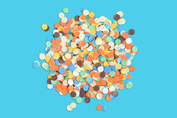 Hintergrund mit buntem verstreurtem Konfetti