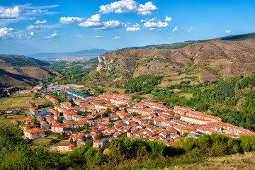 View of Ezcaray town in La Rioja, Spain. - obrazy, fototapety, plakaty