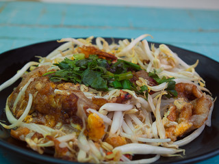 Close up Thai Crispy Mussel and Beansprout..