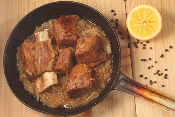  Roast beef with onions on rustic
