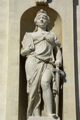 Obraz premium Statue du Droit au palais de Justice de Paris, France