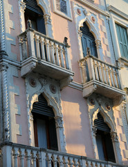 building with balcony and windows in the Venetian style © ChiccoDodiFC