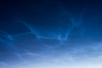 Nattlysande moln (Noctilucent clouds -NLC) över Stockholm en sommarkväll när solen gått ner (1...