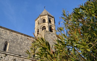Fototapeta na wymiar Eglise de la Garde Adhémar
