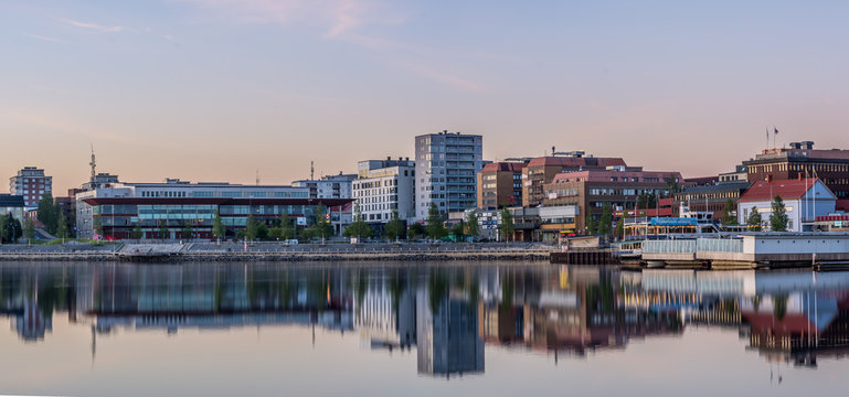 Vy &ouml;ver Norra hamnen i Lule&aring; fotat fr&aring;n hamnmagasinen