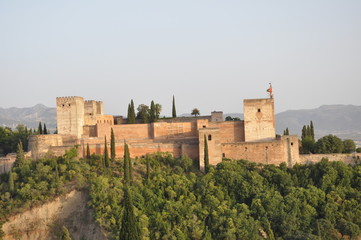 Fototapeta na wymiar Atardecer sobre la alhambra