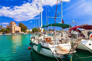 Gardinen Sailing in beautiful Greek islands - charming tranquil Aegina, Saronics © Freesurf