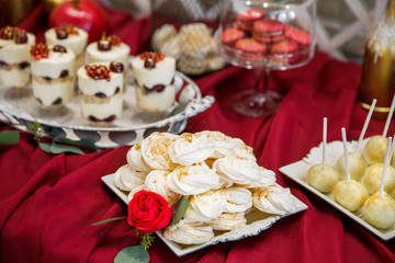 zephyr and sweats red wine  flower arrangement