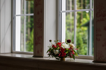 red wine flower arrangement
