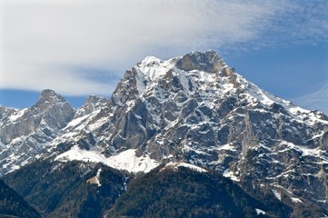 Fototapeta na wymiar Schweizer Berge mit Schnee: Uri Rotstock und Gitschen, Hausberg von Altdorf im Kanton Uri, Schweiz