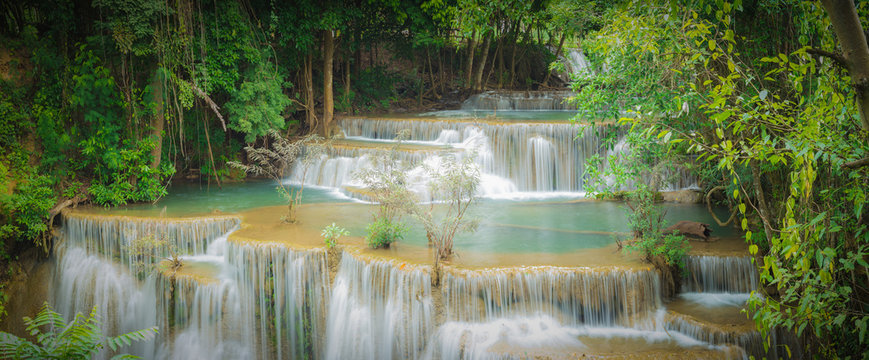 Fototapeta Waterfall in the forest at Huay Mae Kamin waterfall National Park, Thailand