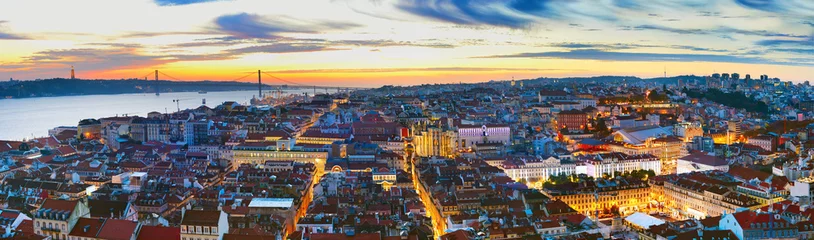 Raamstickers Panorama of Lisbon at twilight © joyt