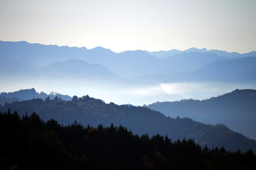 霧の山並み/福岡県朝倉市
