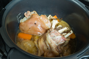 Boiled pork foreshank in multivarka - set for making aspic