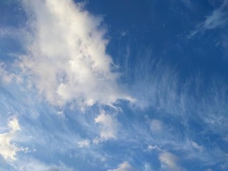 青空とはけ雲
