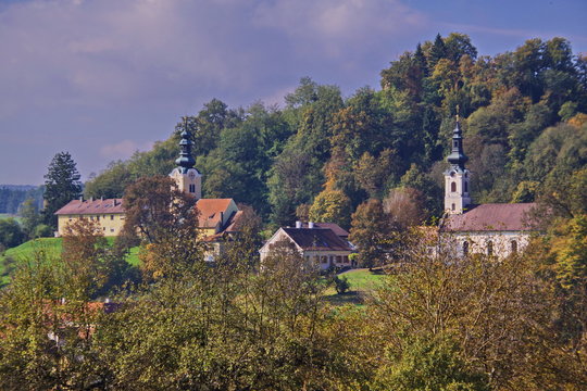 Kirchen in Neuhaus am Klausenbach