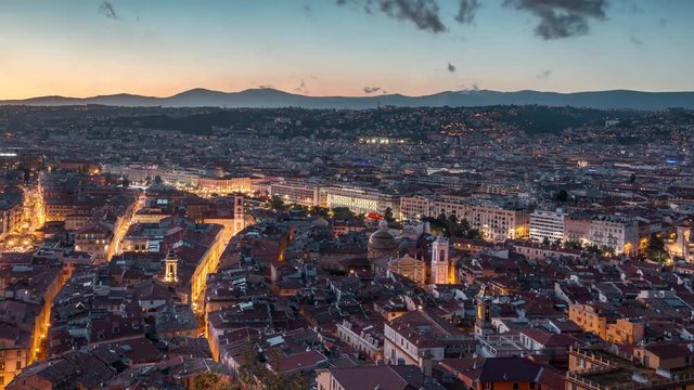 Time lapse sur la tombée de la nuit urbanisme sur la ville de Nice, France, French Riviera