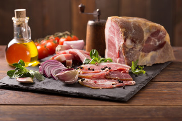 smoked jambon  with onion