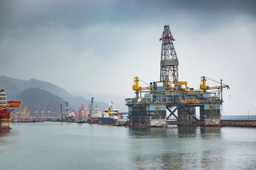 Fototapeta premium Gas and oil rig platform in the port of Santa Cruz de Tenerife in Tenerife