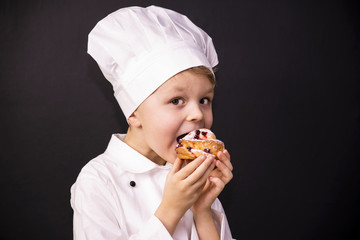 chef cooked croissant