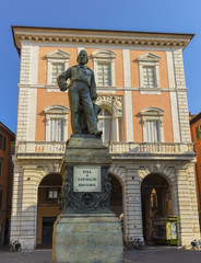 Obraz premium Garibaldi monument in Pisa, Italy.