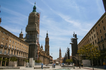 Basílica de Nuestra Señora del Pilar - the Main Christian sanctuary of Zaragoza and one of the "Twelve treasures" of Spain. Zaragoza — a city in the North-East of Spain. May 2006.