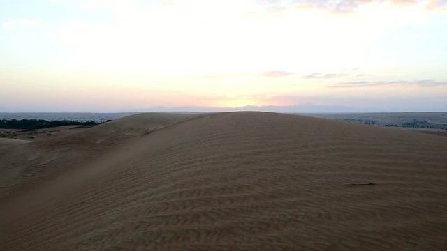 Sonnenaufgang in der Sandw&uuml;ste