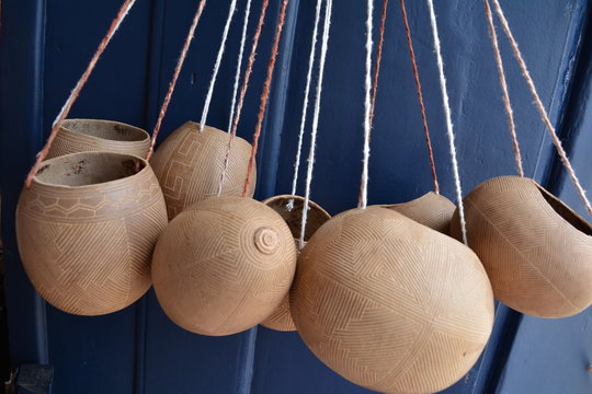 Artesanato ind&iacute;gena a venda em Paraty