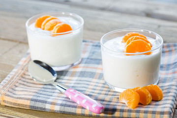 Natural yogurt of mandarins