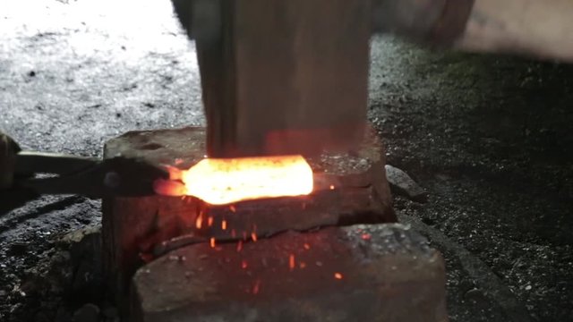 Processing metal hammer