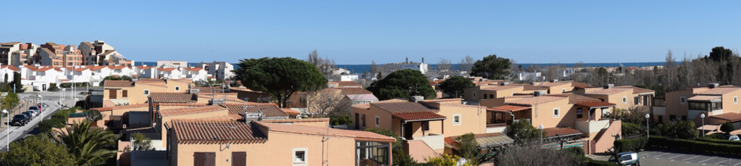 Port-Leucate, Aude. Résidences de vacances et mer Méditerranée.