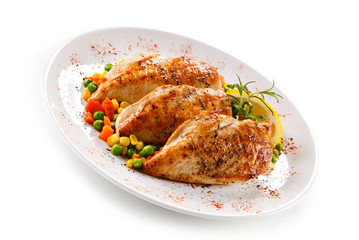 Grilled chicken fillet and vegetables 