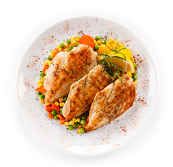 Grilled chicken fillet and vegetables 