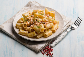 pasta with fresh salmon and pink pepper