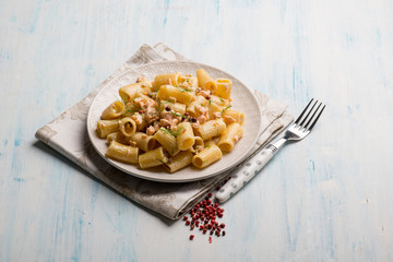 pasta with fresh salmon and pink pepper