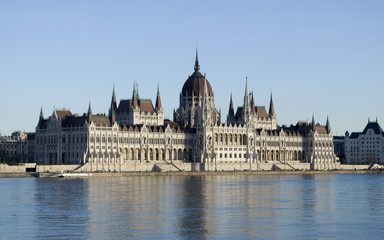 Fototapeta na wymiar The Parliament and the Danube in Budapest