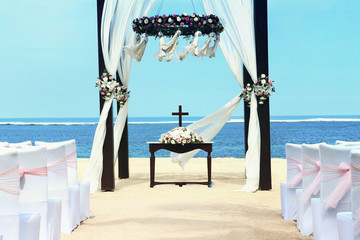 Wedding on the beach - 138528742